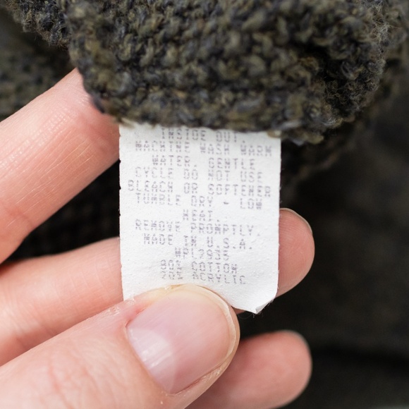 Common Threads Green Pullover Size Medium - Picture 9 of 9